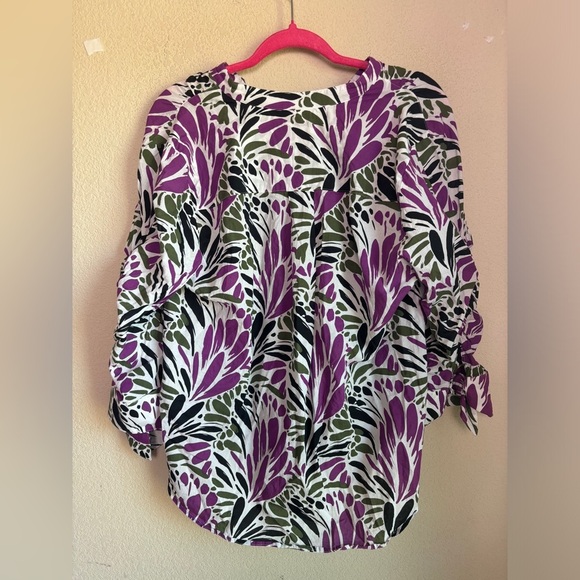 Chico’s Ruched Sleeve Tropical Floral Blouse in African Violet 2.5 14 - Picture 9 of 10